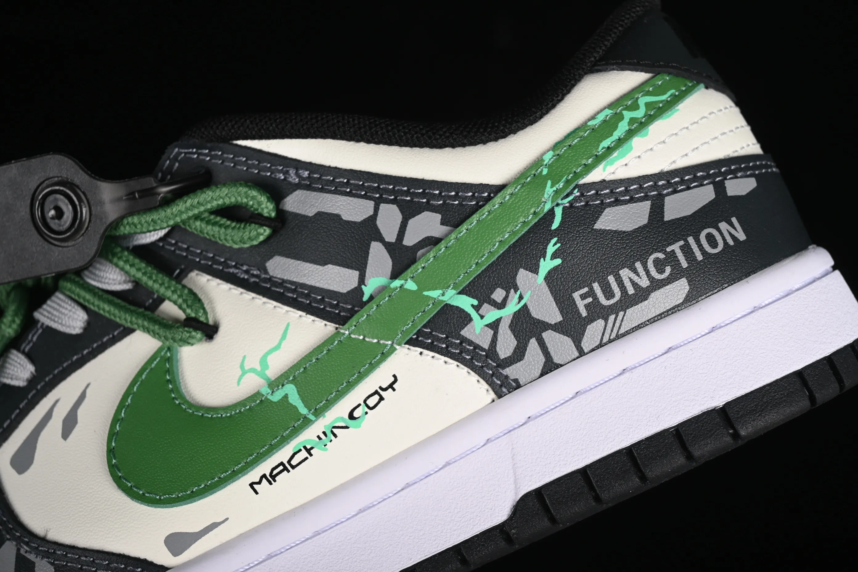 All Categories Nk SB Dunk Series Nk SB Dunk Low Low-top sneakers Nk Dunk Low FZBB Functional theme machine Gray beige green SB strap low-top casual sneakers DD1391-100